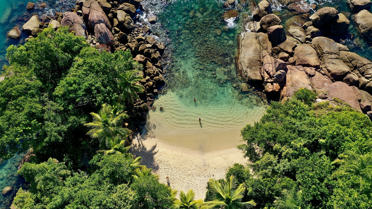 Ubatuba amplia o turismo náutico e o turismo de base comunitária, com passeios de barco, ilhas preservadas e trilhas na Mata Atlântica (Divulgação)