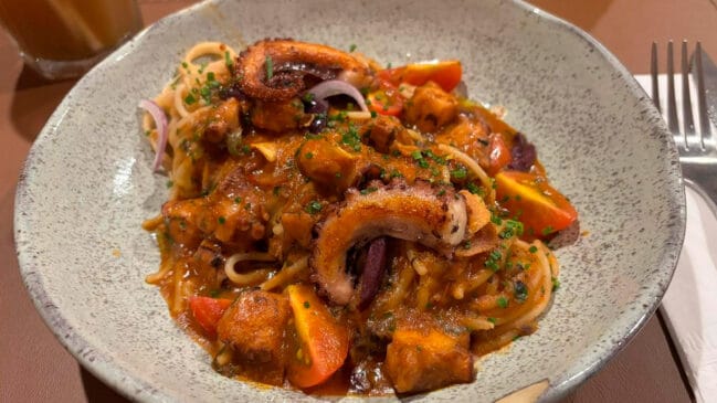 A cidade de Santos se destaca pelo cenário gastronômico diverso e em constante movimento.