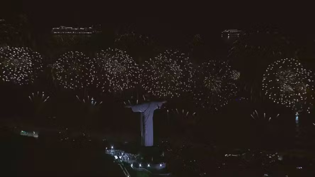 O espetáculo tecnológico acontecerá após a queima de fogos tradicional