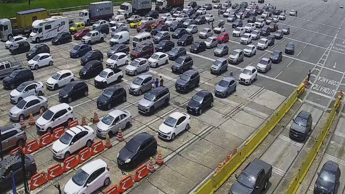Pedágio da Imigrantes por volta das 13h desta segunda, dia 29