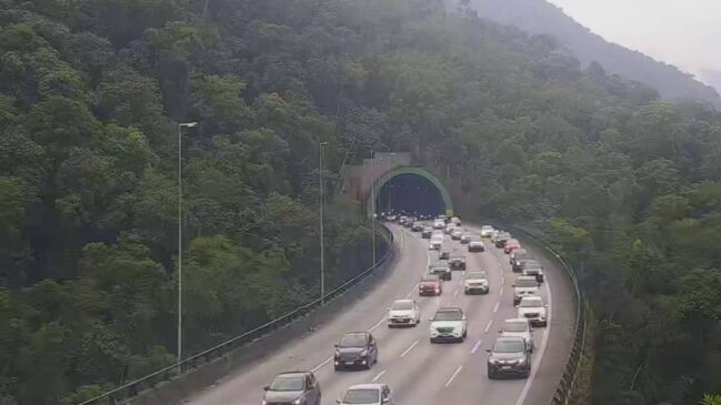 Rodovias estão registrando pontos de lentidão na manhã desta quarta-feira