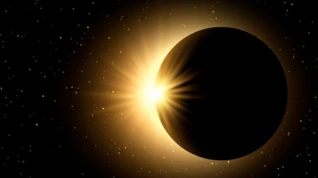 De acordo com a NASA, será nada menos que o maior eclipse solar do século XXI e, claro, a expectativa já é gigantesca.
