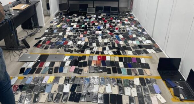 Para que o sistema consiga localizar o aparelho, é necessário que a vítima do roubo ou furto faça um boletim de ocorrência, informando o número do IMEI do aparelho