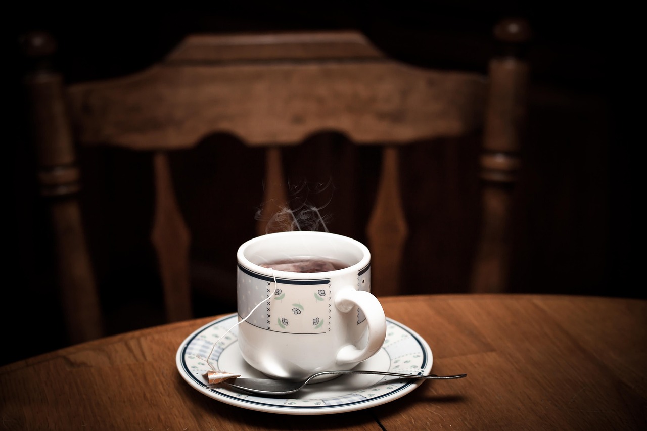 O preparo do chá de carqueja é simples, mas o consumo deve ser moderado e feito com orientação adequada /Pixabay
