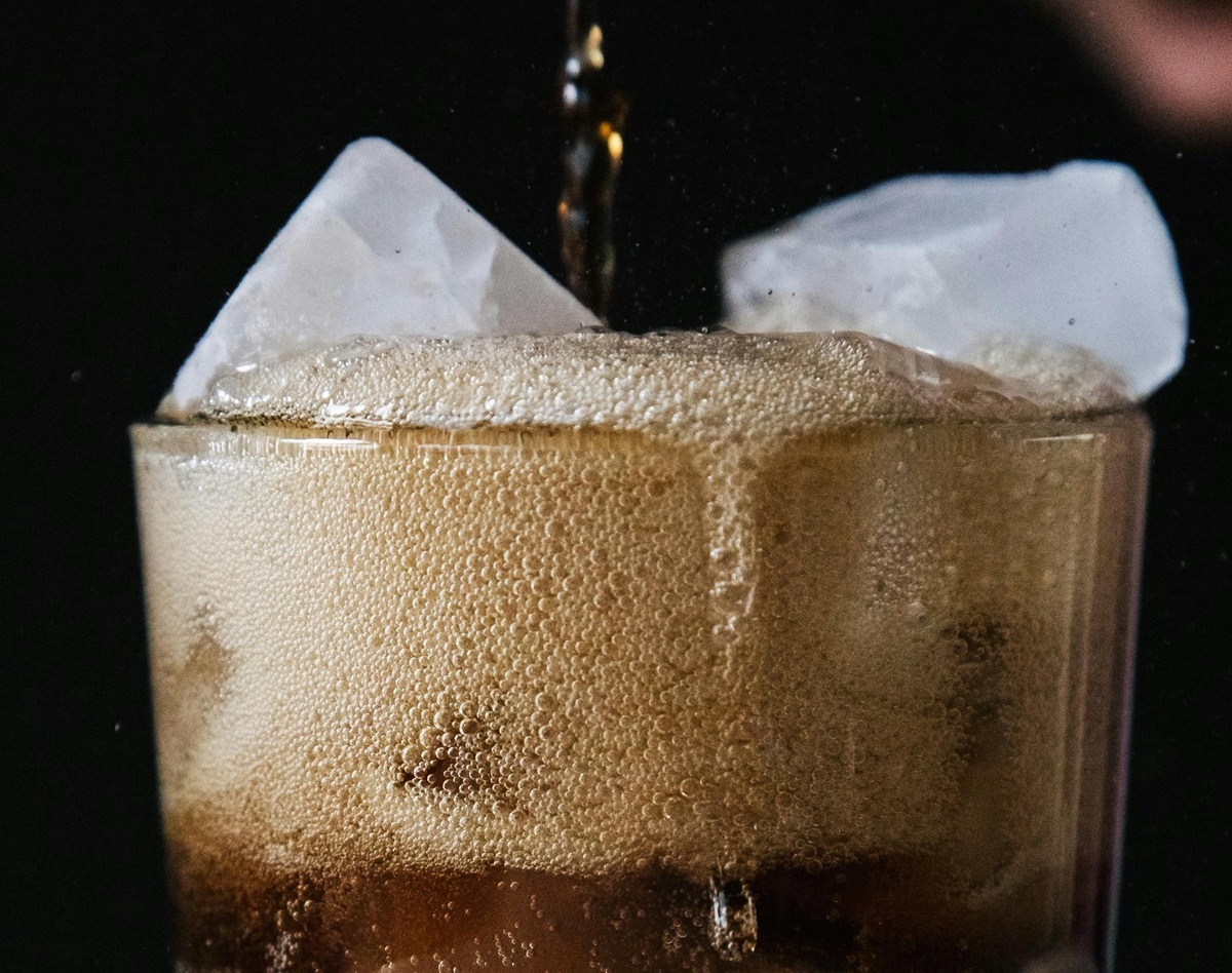 Refrigerante parece inofensivo, mas age como um agressor silencioso do coração/Pexels