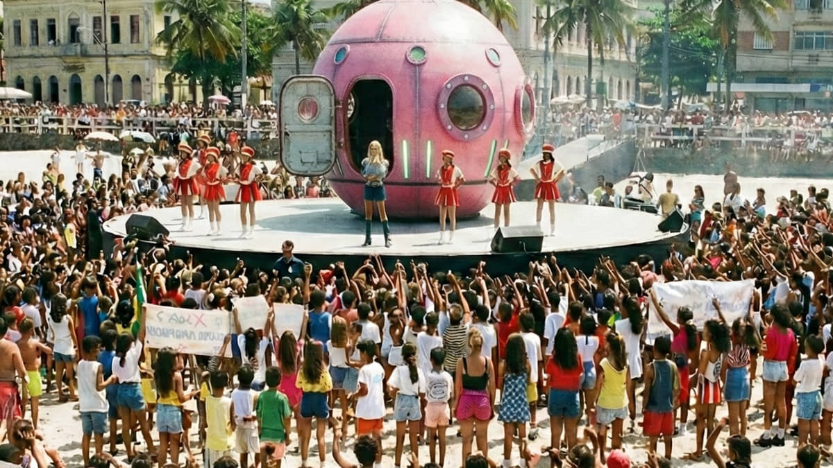 Xuxa levou mais de 100 mil pessoas à Praia do Gonzaga, em Santos / Foto ilustrativa