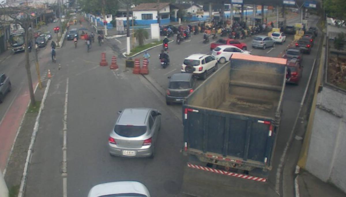 Partindo de Santos, os motoristas aguardam até 25 minutos para o embarque