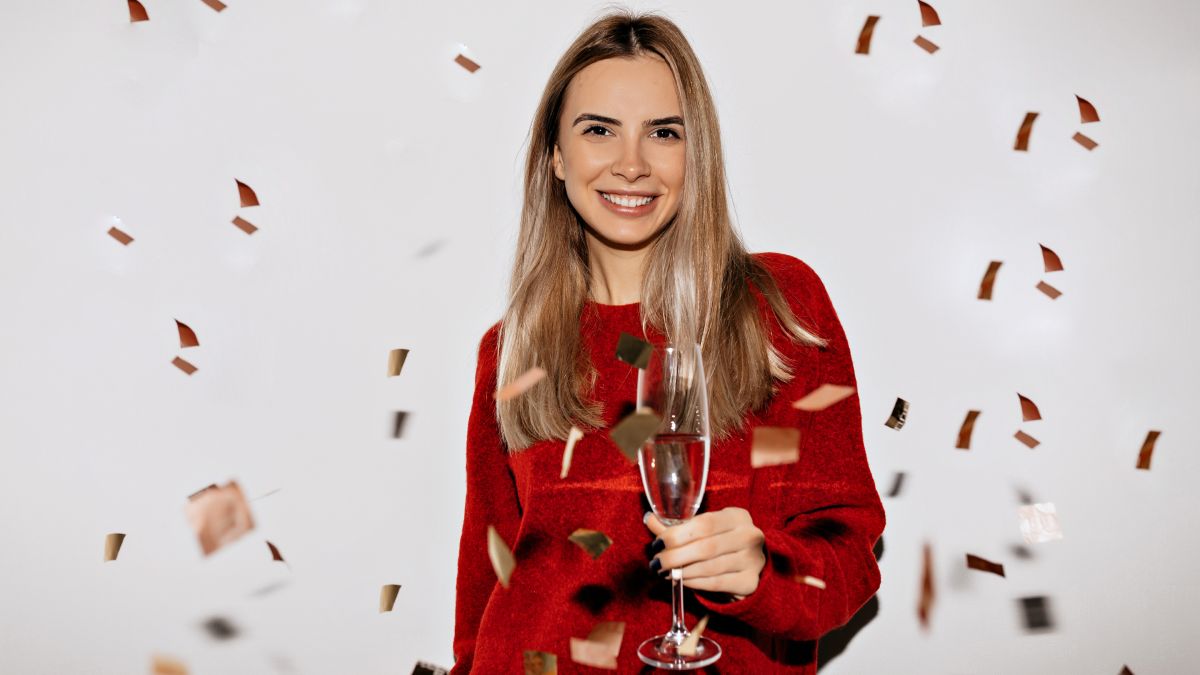 Enquanto marcas anunciam tendências, a numerologia define o vermelho como a cor de 2026