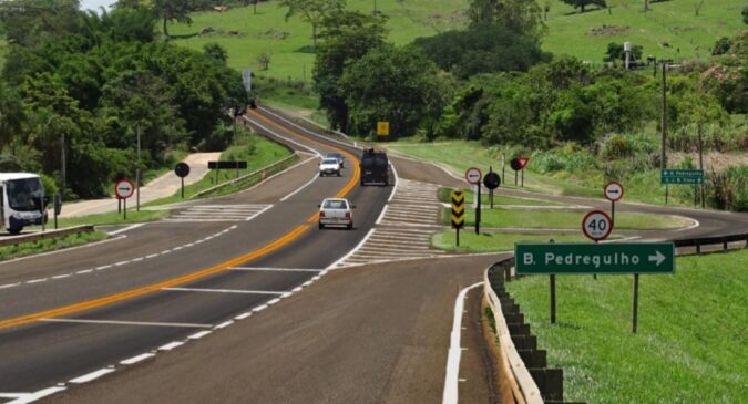 O governo de São Paulo lançou oficialmente a concessão da Rota Mogiana, um pacote de R$ 8,9 bilhões em investimentos que vai reestruturar rodovias essenciais para o turismo entre Campinas e a divisa com o sul de Minas Gerais