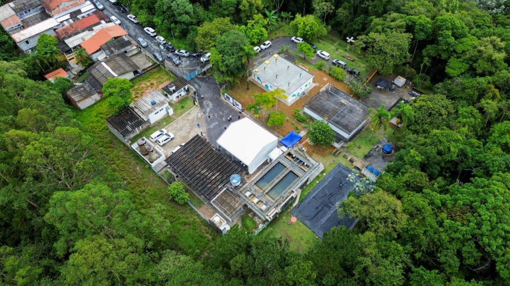 O reservatório recém-inaugurado tem capacidade para armazenar até 500 mil litros de água