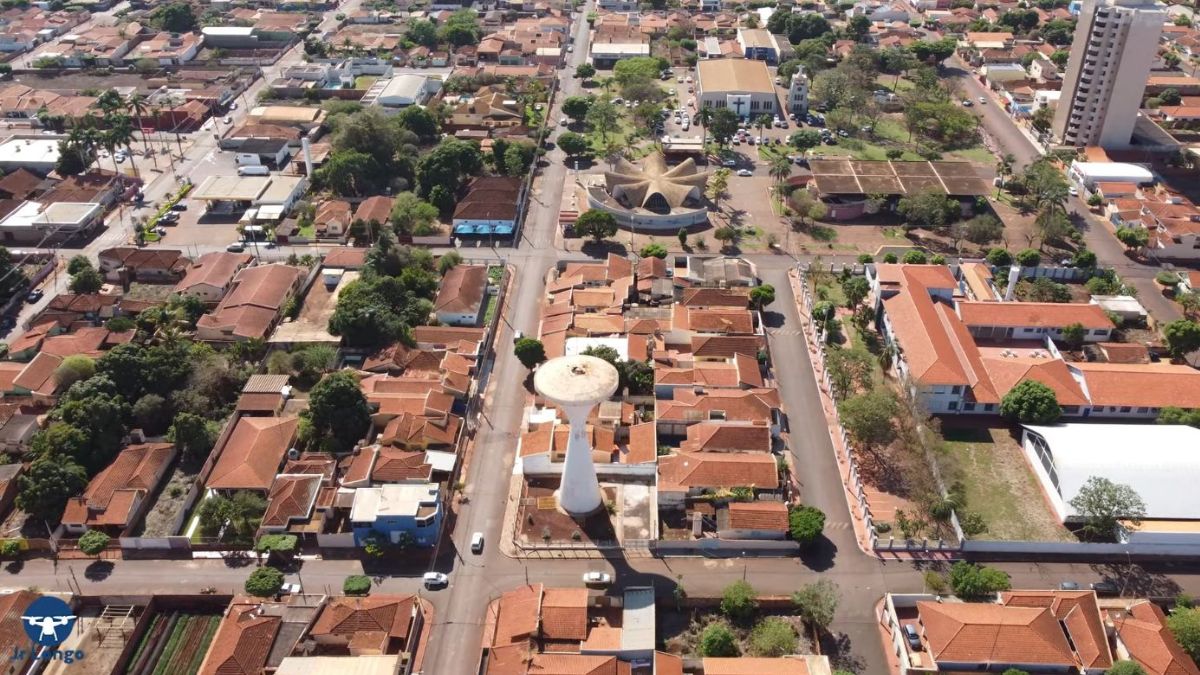 A cidade atrai turistas que procuram tranquilidade, natureza e boas opções de pesca esportiva