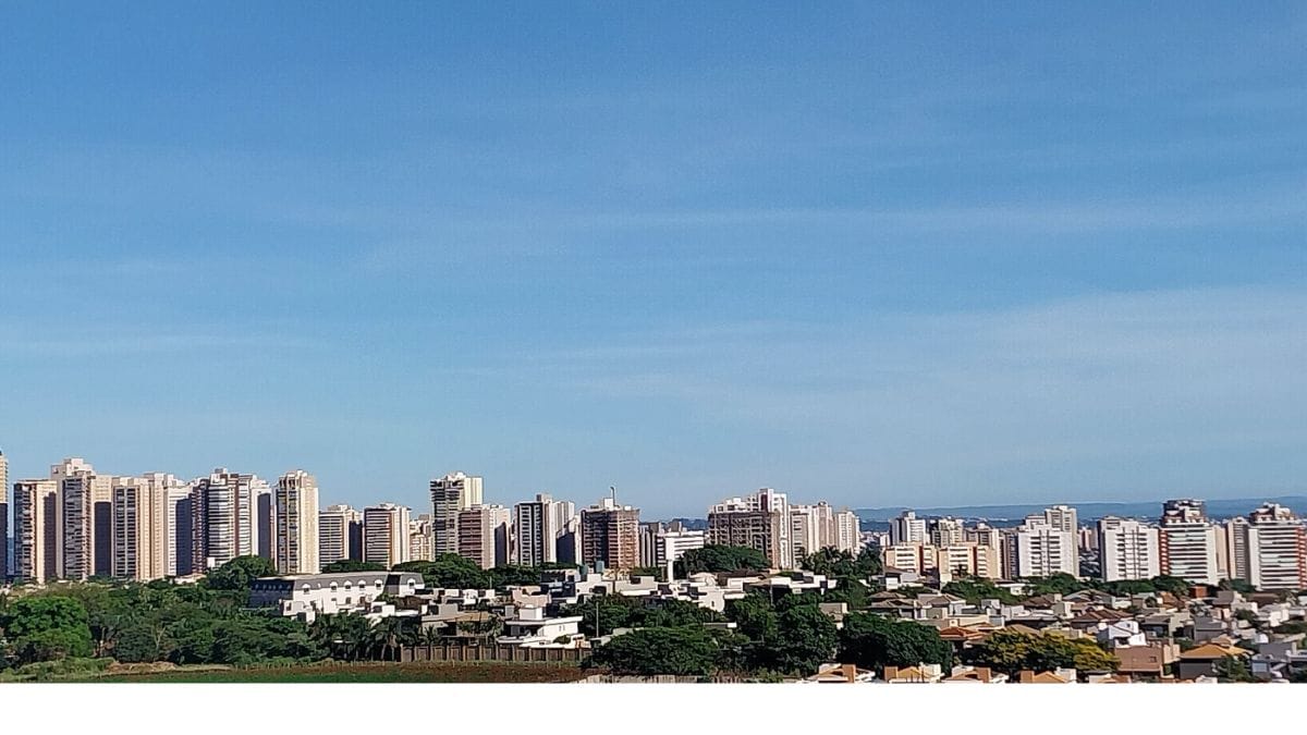 Com centros comerciais, áreas de lazer e ampla oferta educacional, Ribeirão Preto atrai estudantes de diversas regiões do Brasil. Foto: Reprodução/Wikipédia.