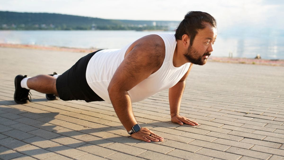 A flexão fortalece peitoral, ombros, tríceps e core em um único exercício funcional / Pixabay