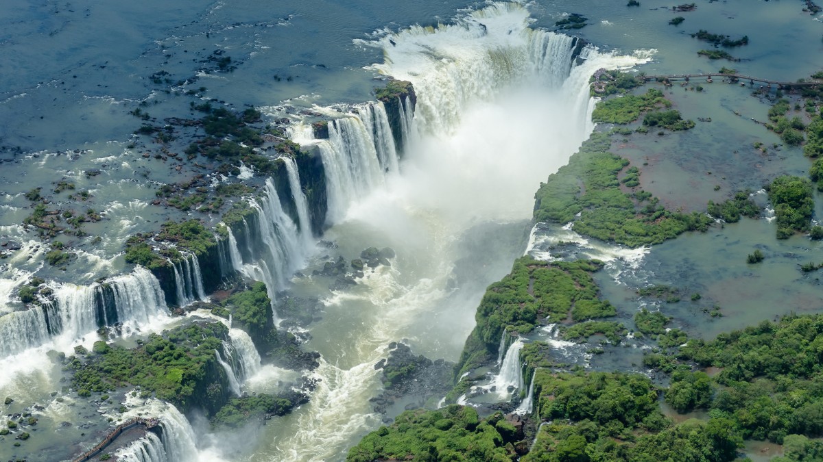 Cataratas do Iguaçu (Foz do Iguaçu, Paraná) / Enaldo Valadares/Wikimedia Commons