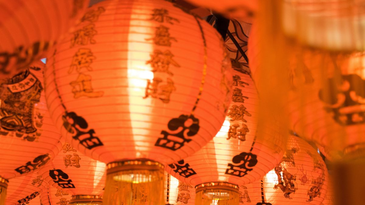 O Ano Novo Chinês também chamado de Festival da Primavera simboliza renovação, mudança e o início de um novo ciclo de vida, trabalho e esperança. Unsplash/Red Morley Hewitt