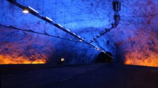 Túnel de Laerdal, na Noruega, tem uma estrutura de 24,5 km que detém o título de maior túnel rodoviário do mundo