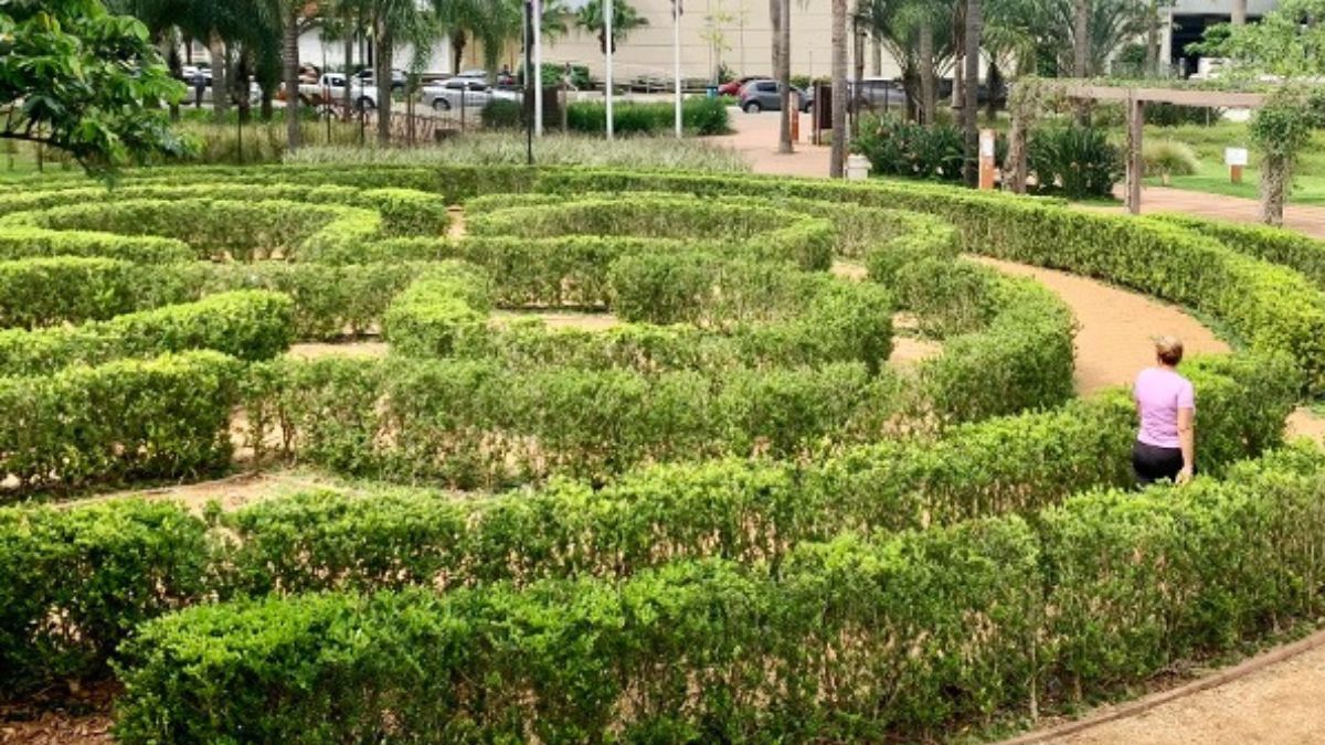 O Espaço Verde Chico Mendes funciona como o pulmão da cidade com lagos e pistas de cooper para os moradores /Divulgação