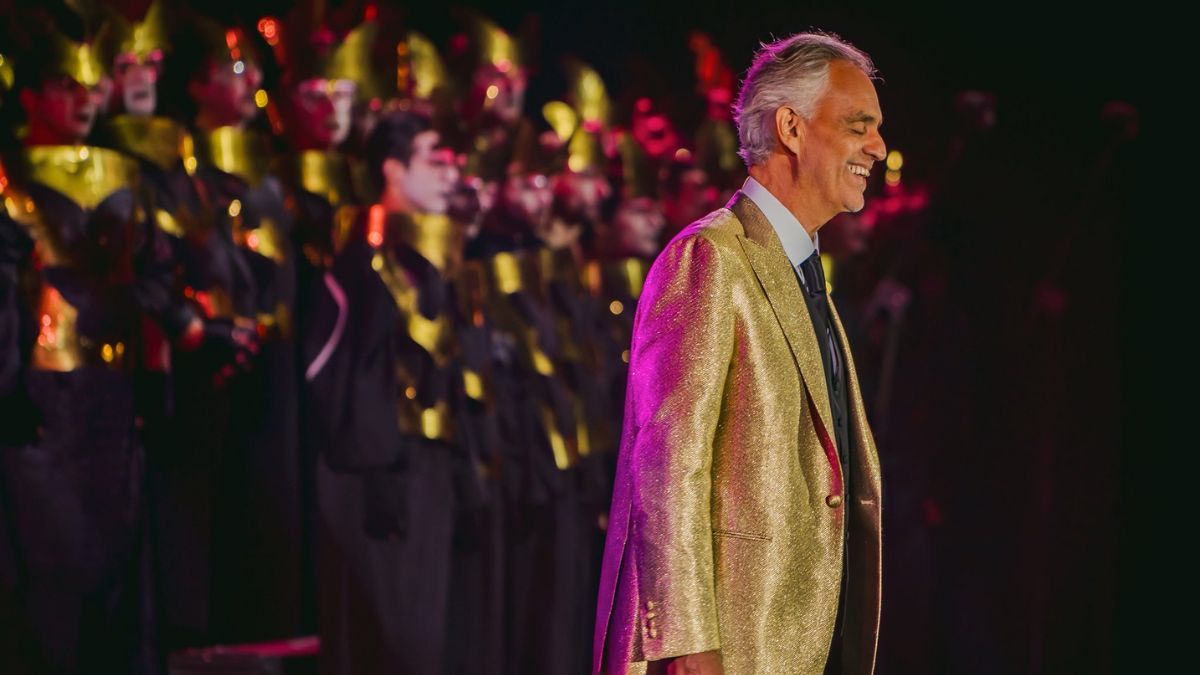 24. Andrea Bocelli (US$ 25 Milhões) A prova de que a música clássica é atemporal. Com shows em arenas ao redor do mundo e colaborações pop, o tenor italiano manteve um faturamento estável e um prestígio inigualável/ Reprodução X/@AndreaBocelli