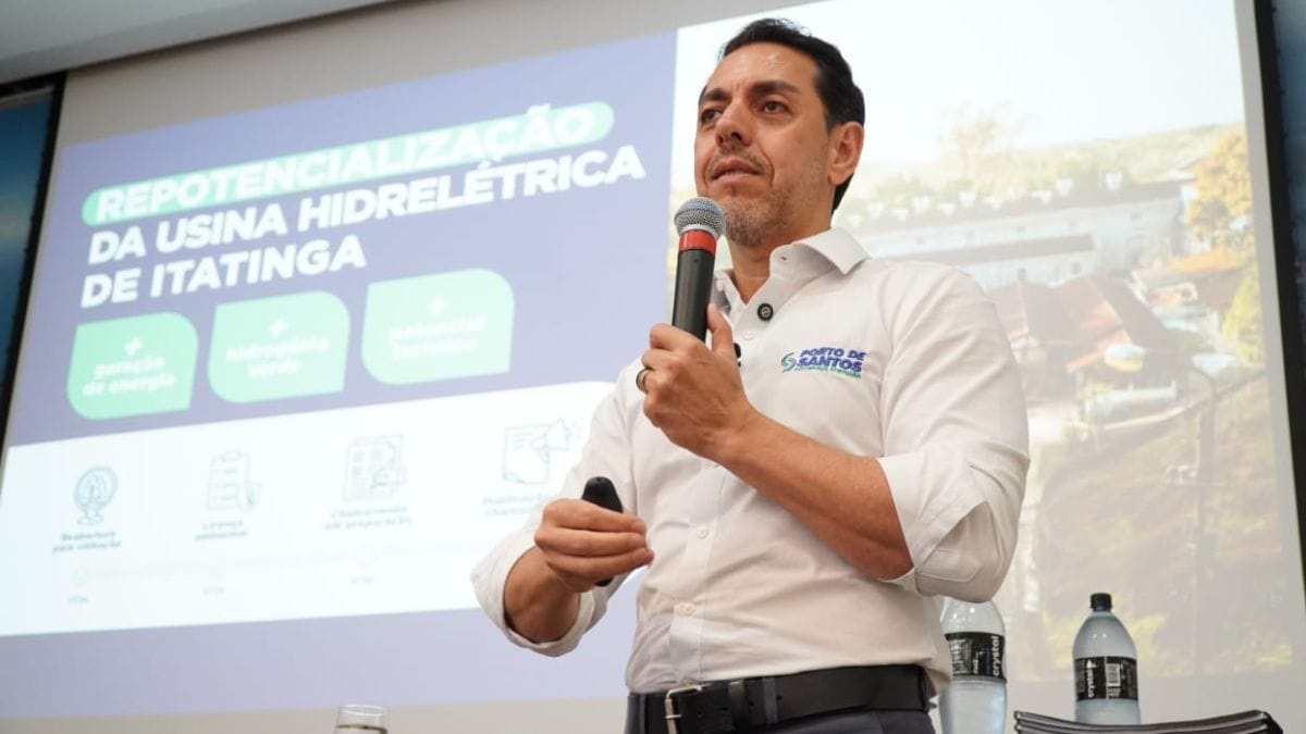 O histórico Armazém 7 passa por processo de revitalização para abrigar um novo centro tecnológico e educacional. A primeira fase da reconstrução, que preserva as características originais do edifício, deve ser concluída em abril. / Divulgação APS