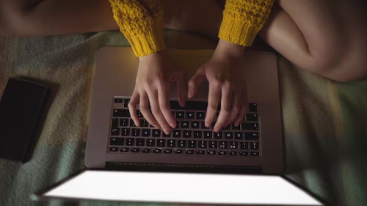 Desconfie de mensagens alarmistas: a orientação é não clicar em links, não fornecer dados e não pagar valores solicitados por mensagens ou ligações suspeitas/Freepik