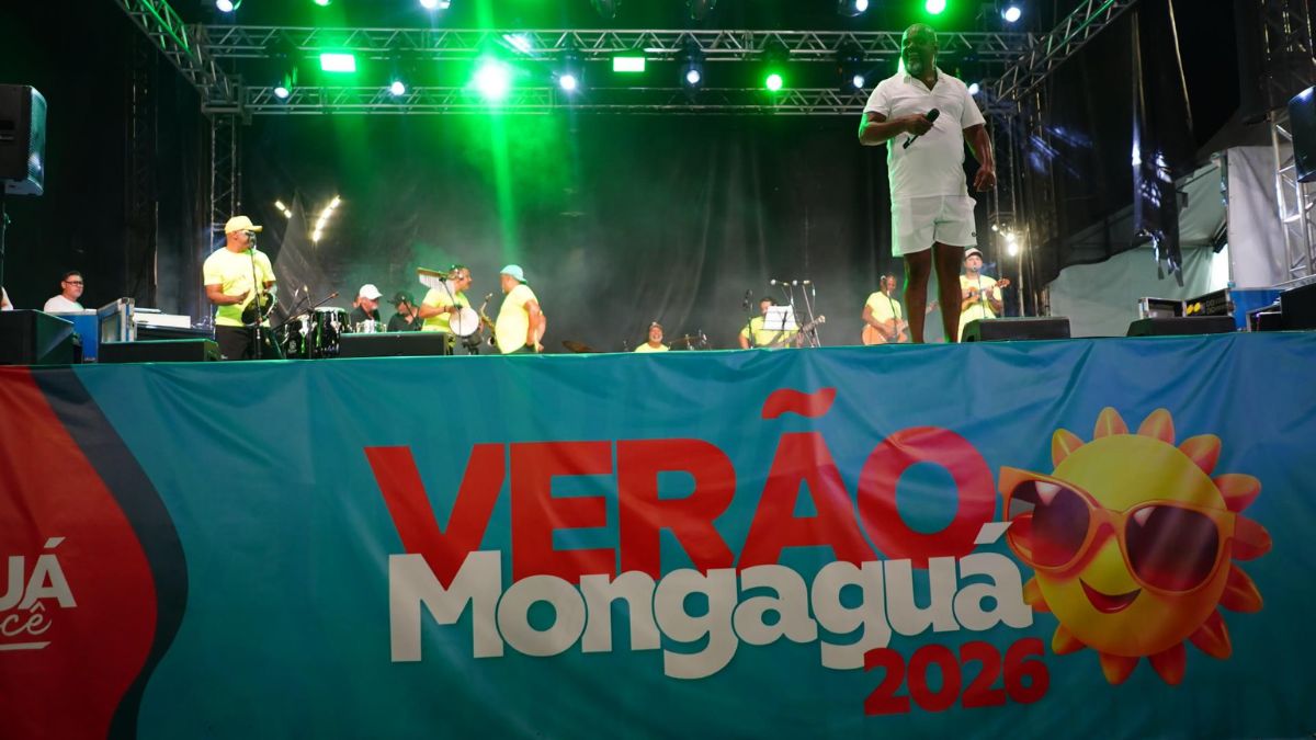 Shows ao vivo integram a programação do Verão Mongaguá 2026, reunindo músicos no palco principal montado na Praça Dudu Samba, com estrutura preparada para receber grandes públicos/ Prefeitura de Mongaguá