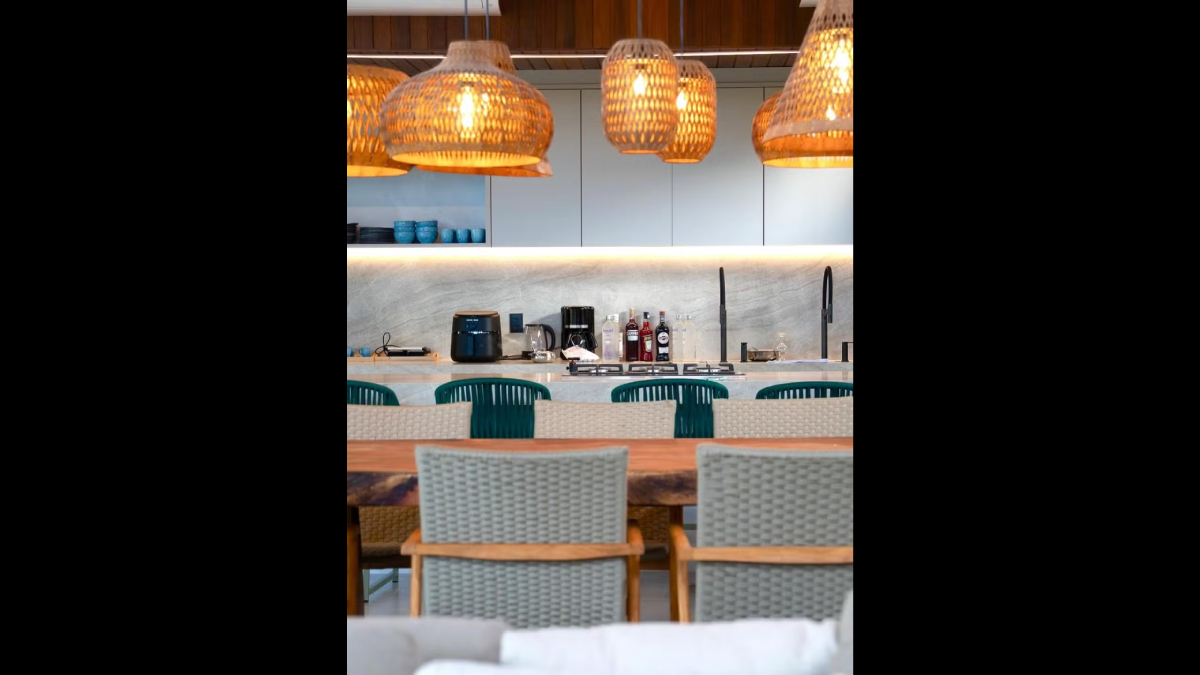 Os hóspedes têm à disposição uma cozinha completa / Reprodução/Instagram