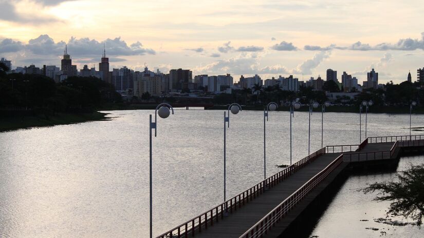 Está localizada a 440 km da capital paulista, funcionando como o principal polo do noroeste do estado / xuito/Wikimedia Commons