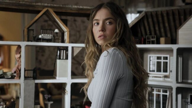 Sydney Sweeney em cena de 'A Empregada'