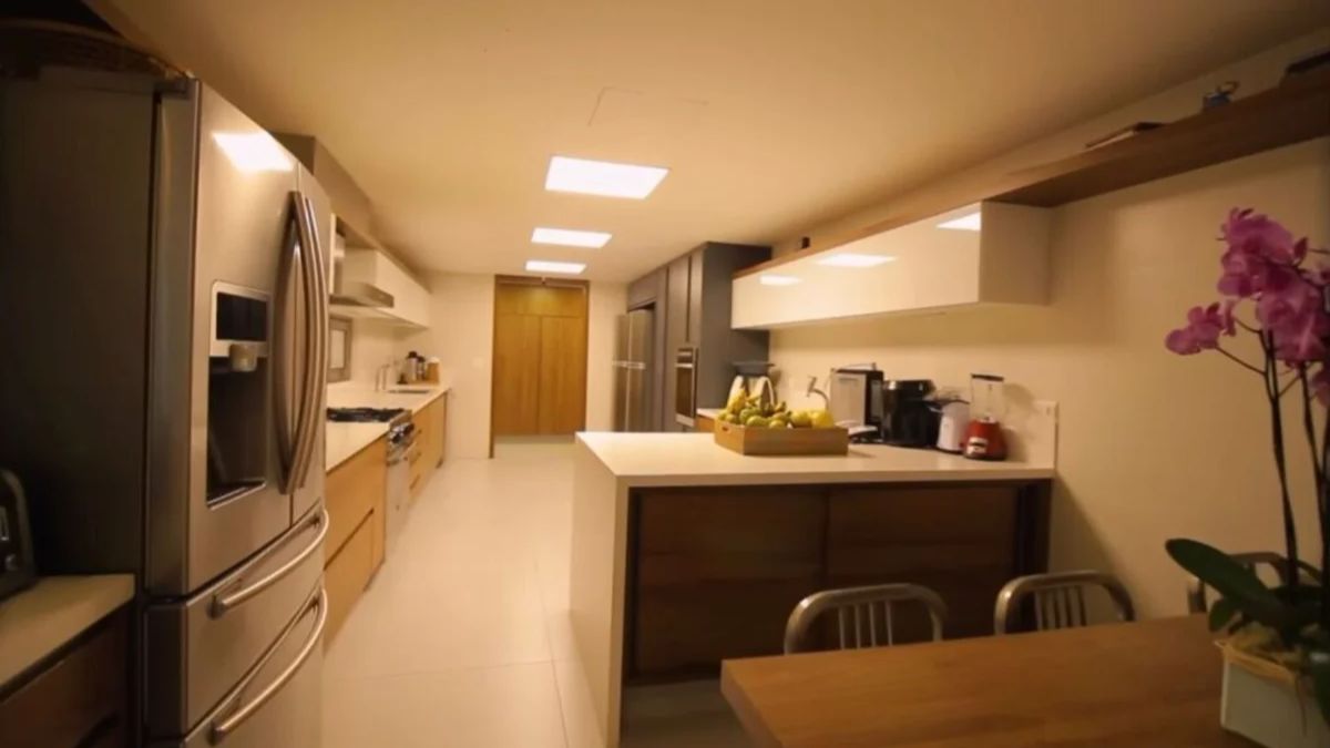 E uma ampla cozinha planejada (Piquet Realty/Divulgação)