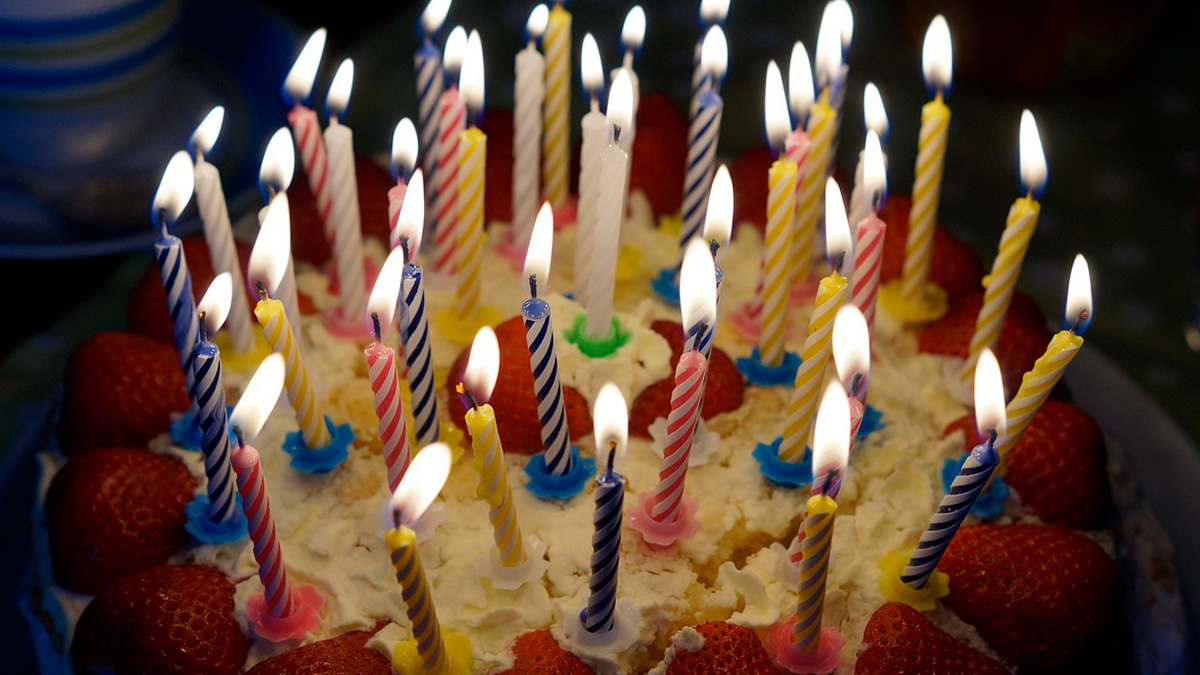 A música "parabéns a você" nasceu nos Estados Unidos e não foi criada para aniversários. Pixabay