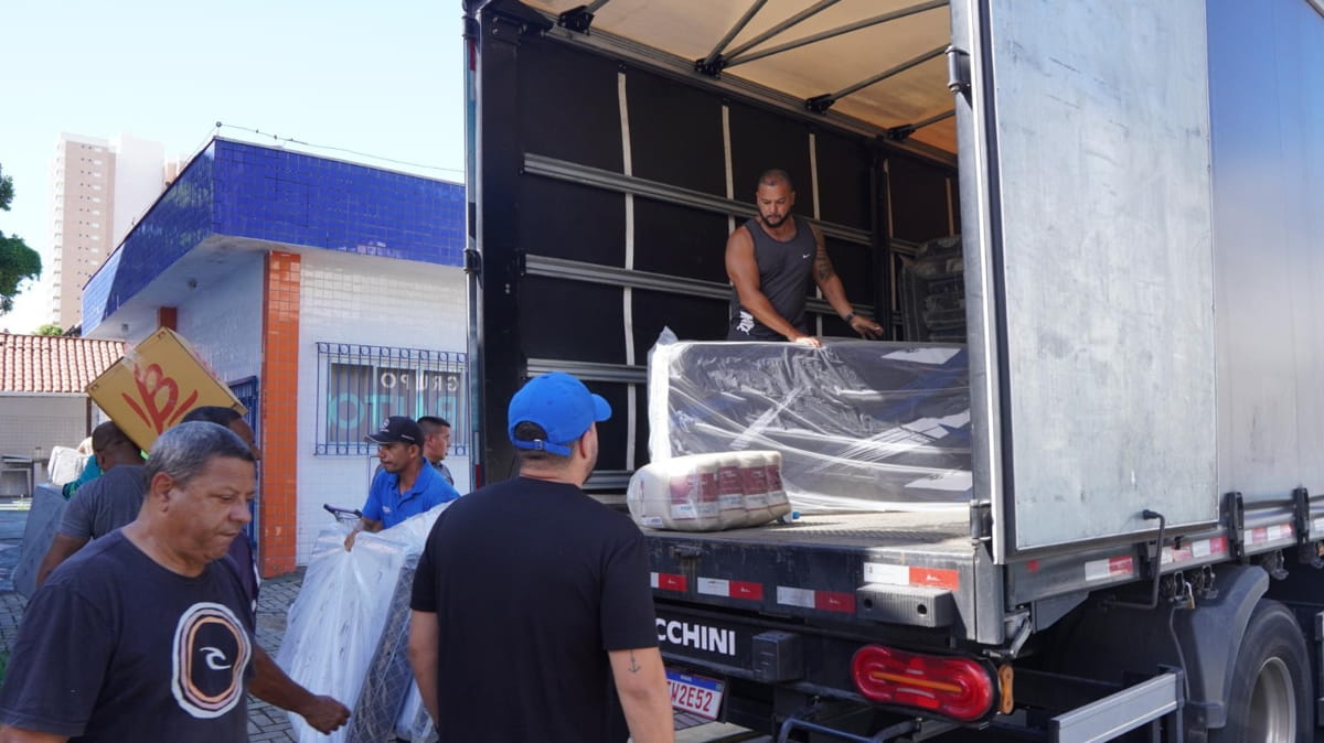 Entre os donativos, foram entregues 117 kits encaminhados pela Defesa Civil do Estado de São Paulo, em parceria com o Fundo Social do Estado