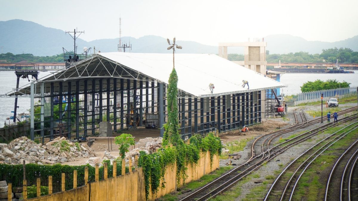 As obras de revitalização do antigo Armazém 7 estão em fase avançadas