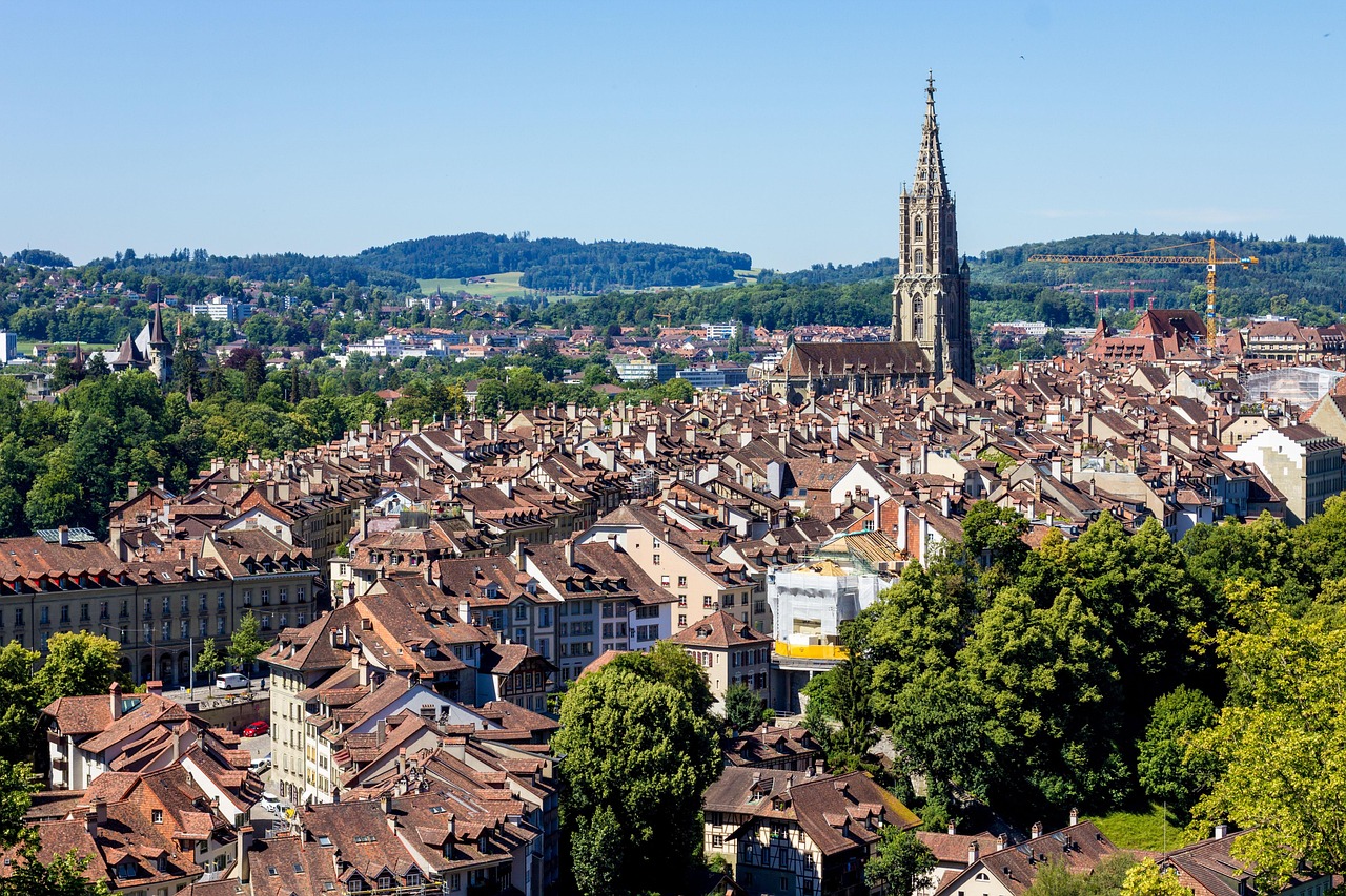 Hospitalidade vai além de paisagens. Atendimento, segurança, transporte e comunicação em inglês pesaram no estudo que colocou a Suíça na última posição/Pixabay