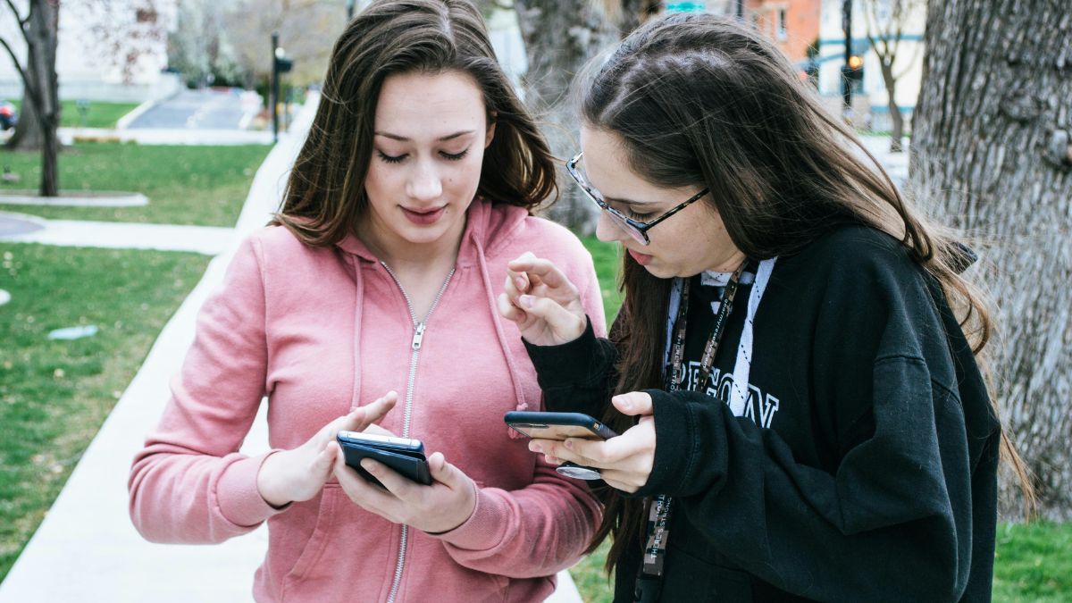 Chega de surpresas na conta de celular: aprenda a dominar o consumo de dados em segundo plano/Pexels
