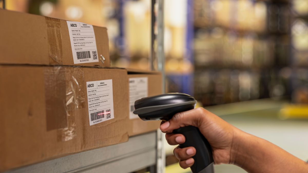 Criado para agilizar filas, o código de barras se tornou a base do consumo em massa e da variedade infinita nas lojas / Fotos: Freepik