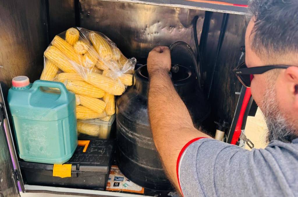 A equipe realizou a vistoria de mais de 20 carrinhos de ambulantes, sendo que a maioria estava de acordo com as normas de segurança