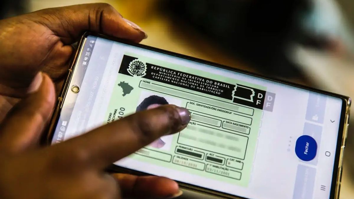 Outra mudança importante é a autorização do uso de veículos com câmbio automático por qualquer candidato/Marcelo Casal Jr./Agência Brasil