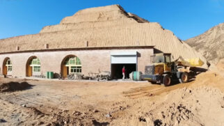 A fazenda construída na montanha surpreende pelo nível de acabamento