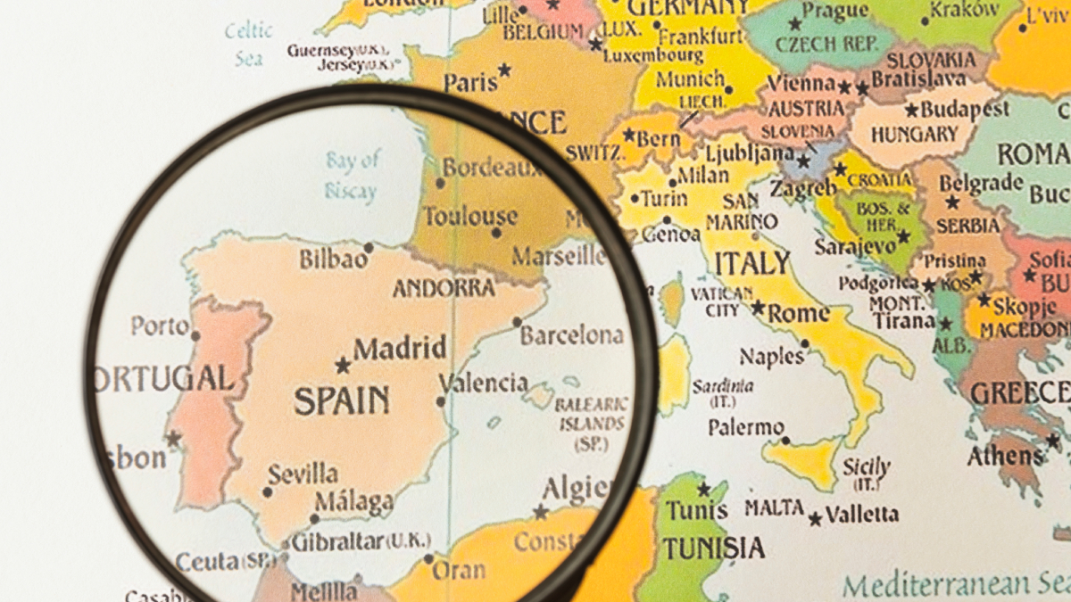 O bloco ibérico sofre uma torção gradual, girando em torno do próprio eixo