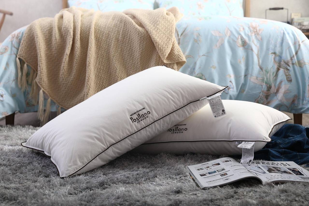 Suor e células mortas se acumulam no tecido por isso a limpeza regular da cama protege seu corpo diariamente /Pixabay
