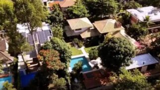 A mansão da ex-participante do programa conta com bastantes espaços luxuosos