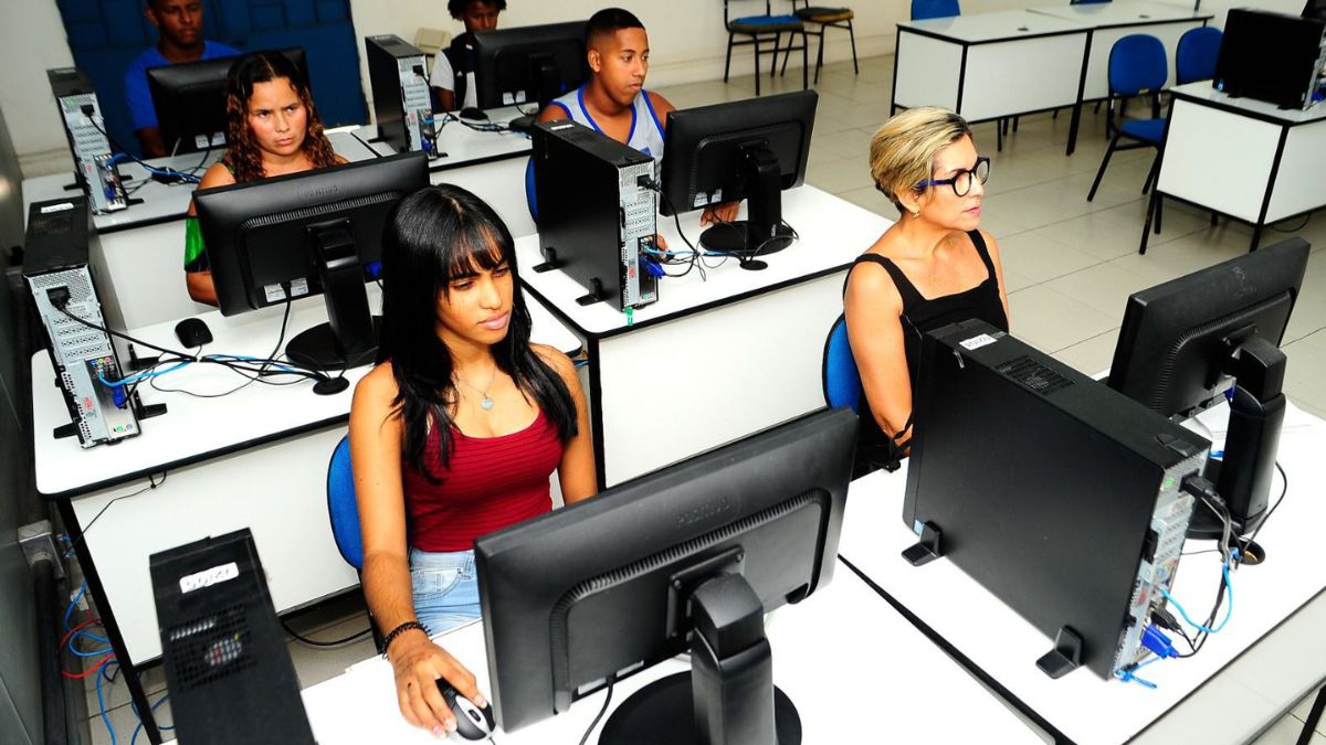 As aulas começam em 9 de fevereiro, mas atenção! O aluno que ficar mais de 15 dias sem acessar a plataforma pode perder a vaga. Divulgação