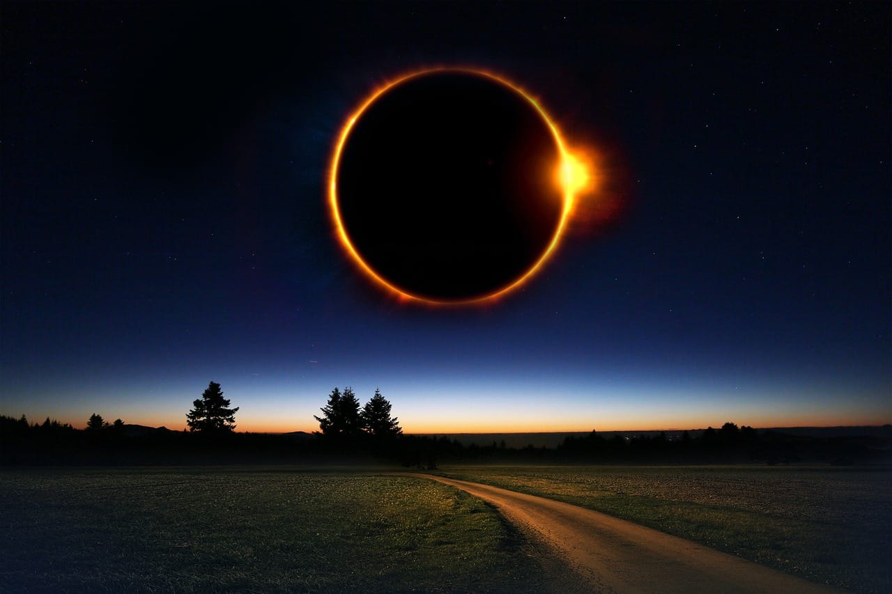 Em Luxor, no Egito, o eclipse deve atingir seu ponto máximo, com até 6 minutos e 23 segundos de escuridão/PIXABAY