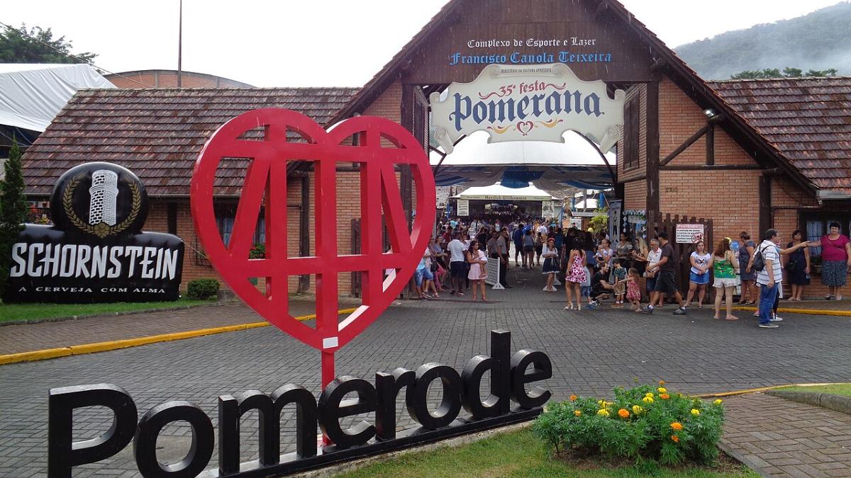 Pomerode encanta visitantes ao preservar a cultura alemã em arquitetura, festas e tradições centenárias /Pixabay