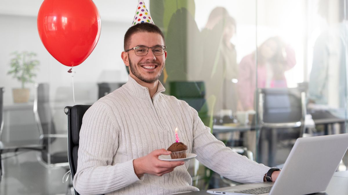CLT pode ganhar novo direito com folga remunerada obrigatória no dia do aniversário do trabalhador/Freepik