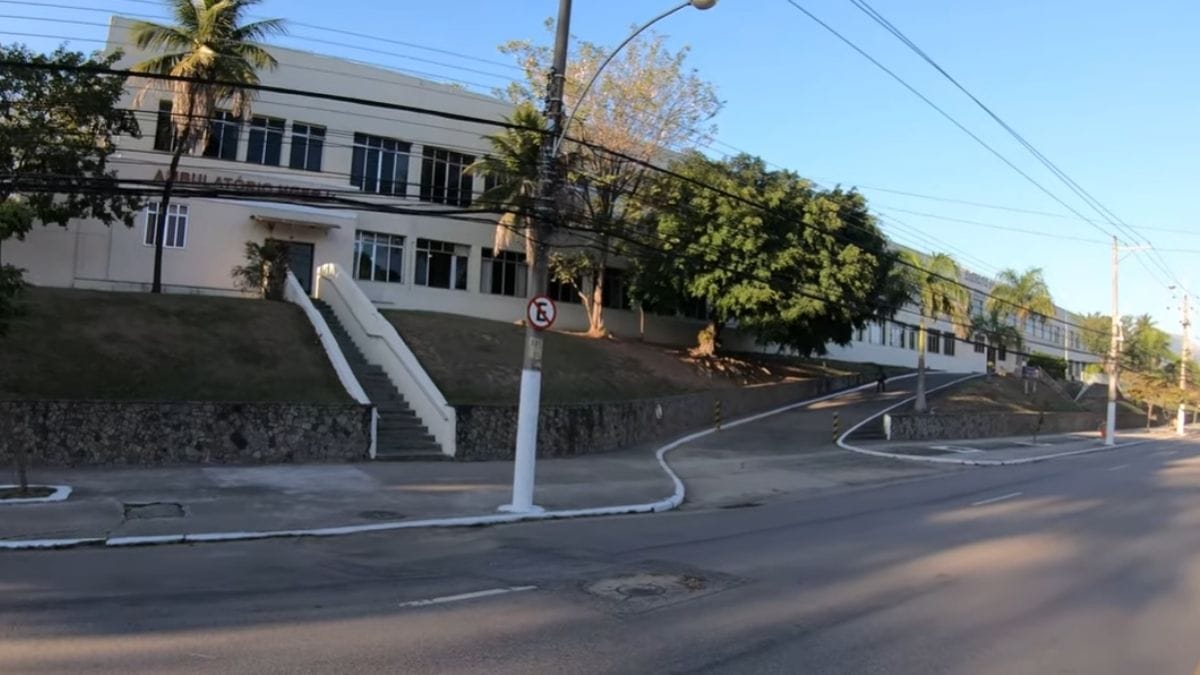 O bairro Vila Militar, na Zona Oeste do Rio, também apresentou altas temperaturas, marcando 40,8ºC. Reprodução/YouTube/Via Rio