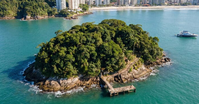 A Ilha das Cabras é uma das mais belas do litoral de São Paulo