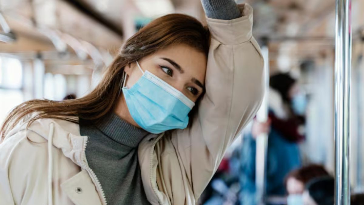 Medida ocorre após a confirmação de cinco casos entre profissionais de saúde indianos e alerta da OMS sobre o vírus.