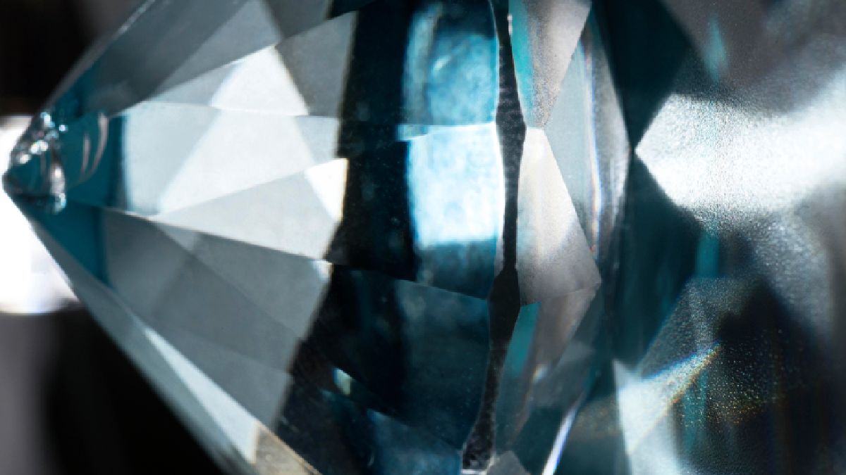 Safira estrela gigante descoberta no Sri Lanka pode ser a mais valiosa da história