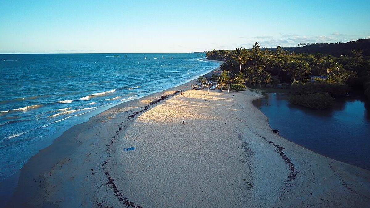 Praias isoladas são alguns dos maiores atrativos do local